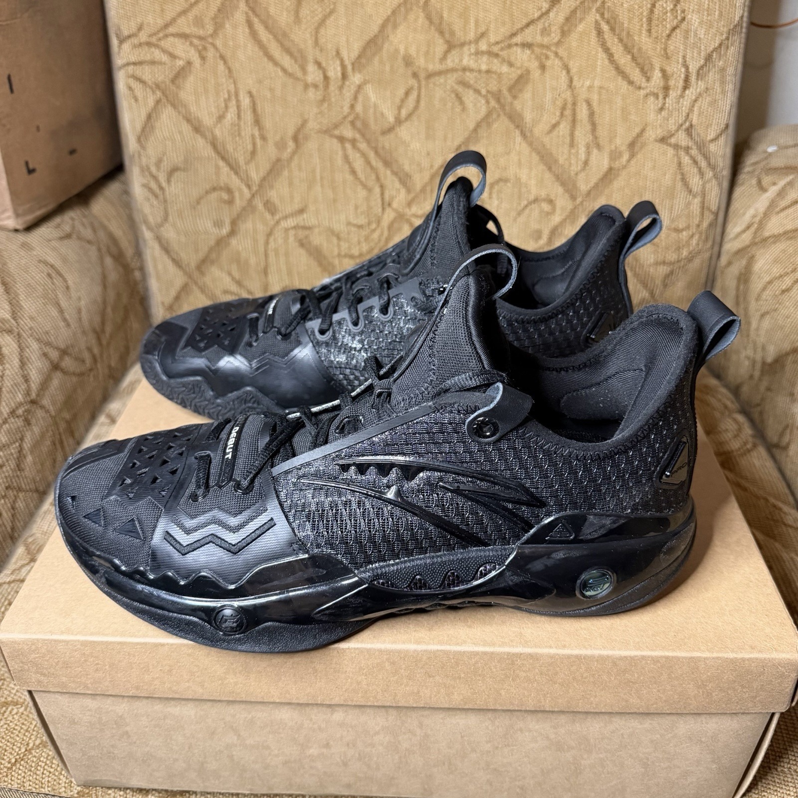 Anta Shock Wave 5 Pro Kyrie Irving Kai Debut Triple Black Knight Men's Size 11